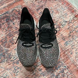 New Balance Roav Leopard print sneakers size 7